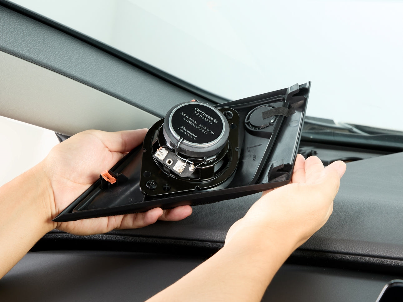プリウス専用 スピーカー取付キット UD-K401